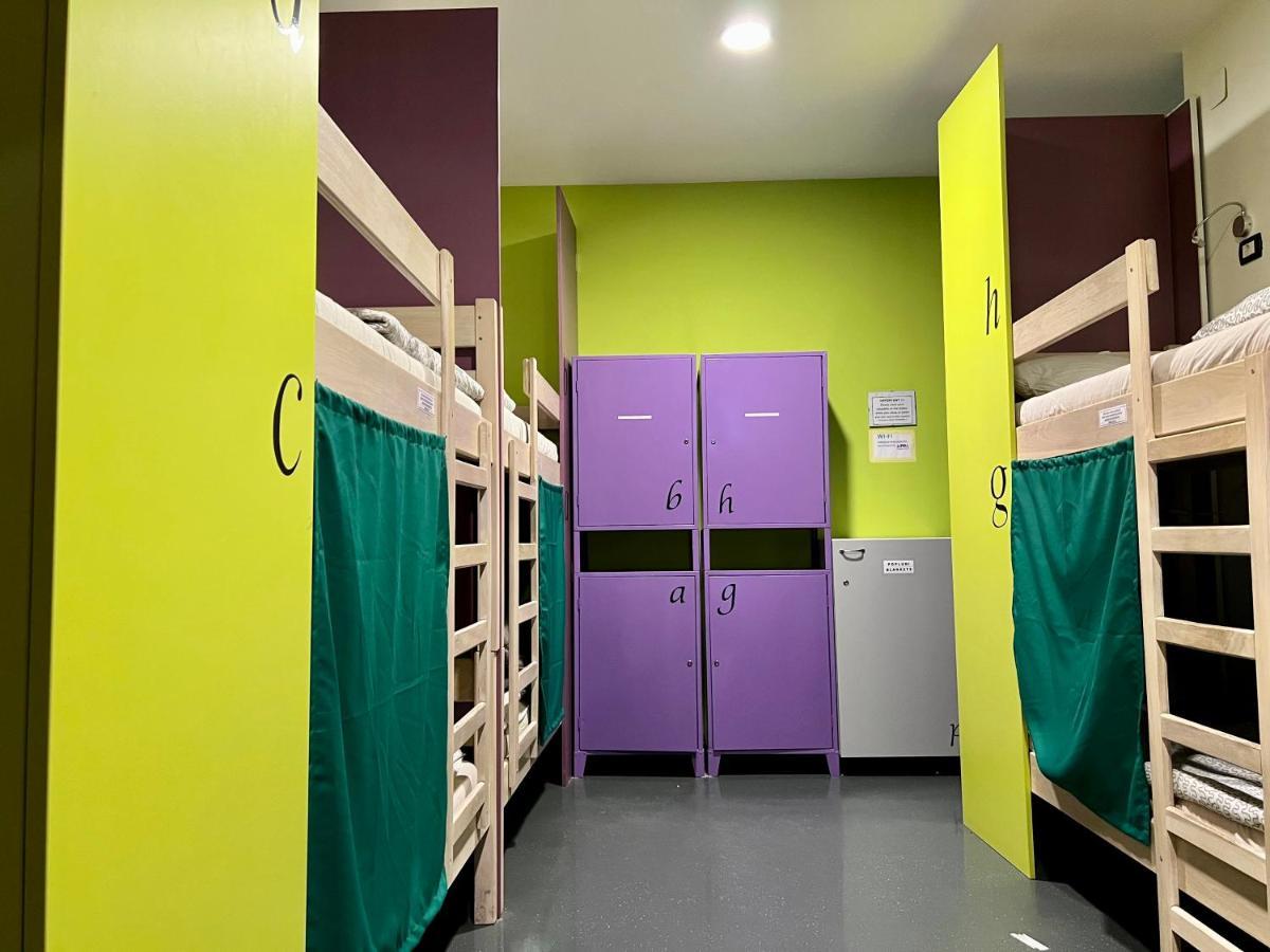 Himalayan Hostel Загреб Экстерьер фото