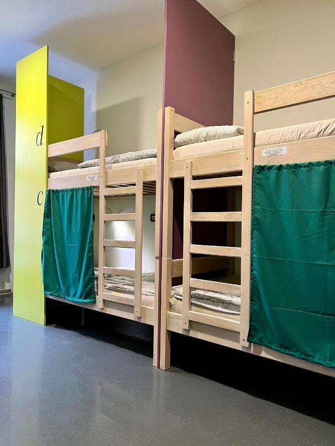 Himalayan Hostel Загреб Экстерьер фото