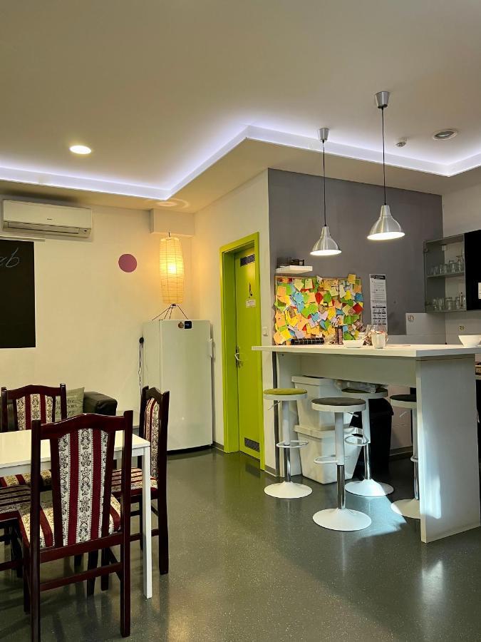 Himalayan Hostel Загреб Экстерьер фото