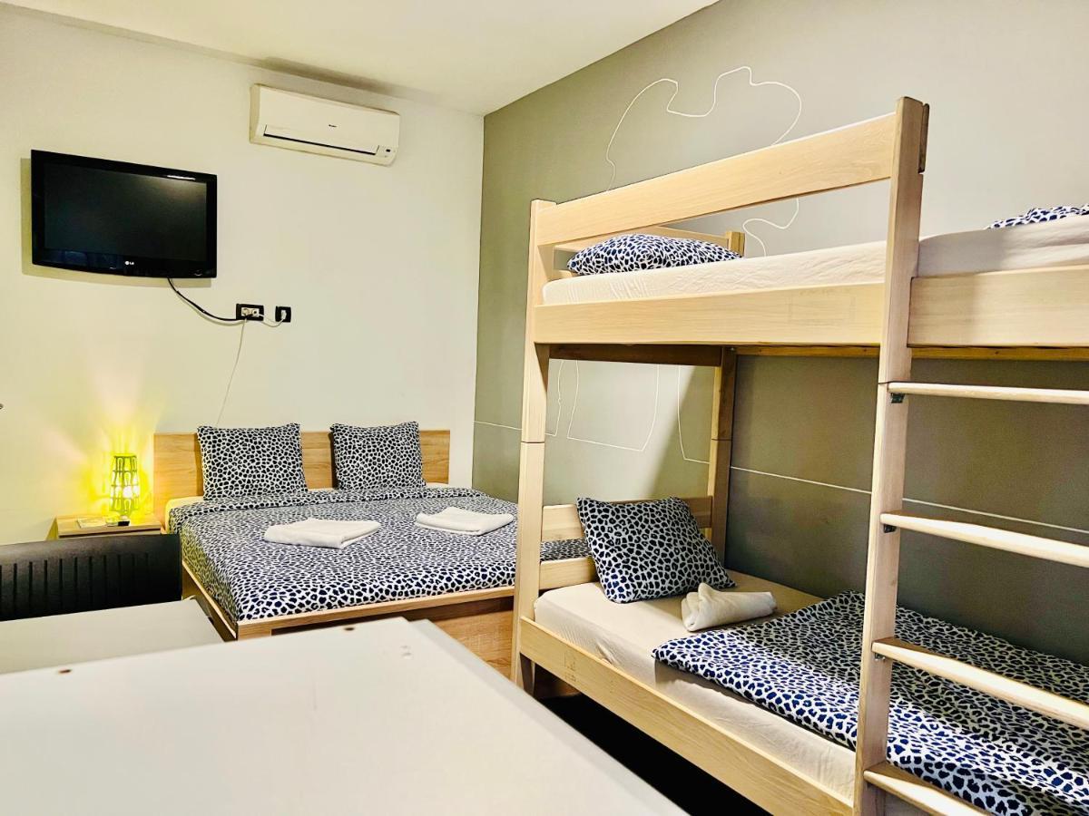 Himalayan Hostel Загреб Экстерьер фото