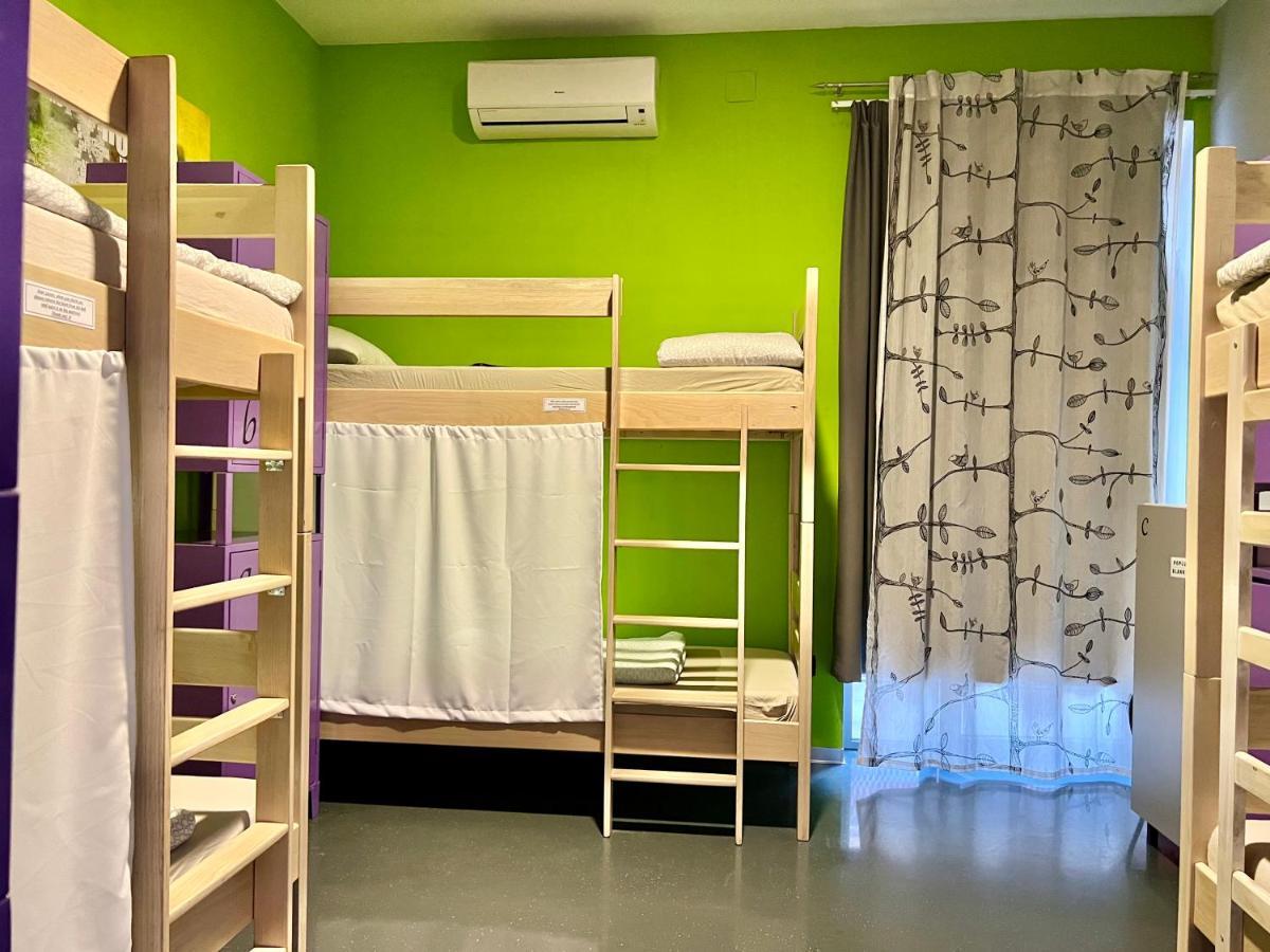 Himalayan Hostel Загреб Экстерьер фото