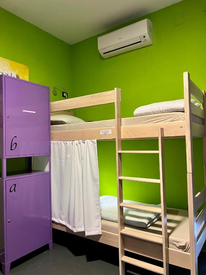 Himalayan Hostel Загреб Экстерьер фото