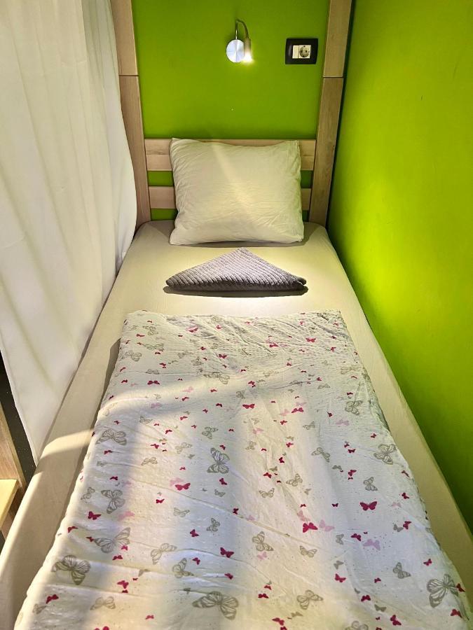 Himalayan Hostel Загреб Экстерьер фото