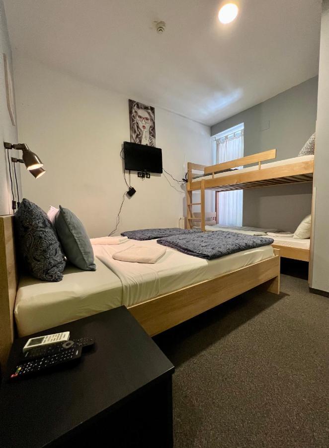 Himalayan Hostel Загреб Экстерьер фото