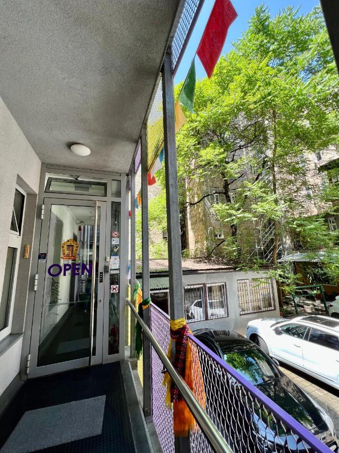 Himalayan Hostel Загреб Экстерьер фото