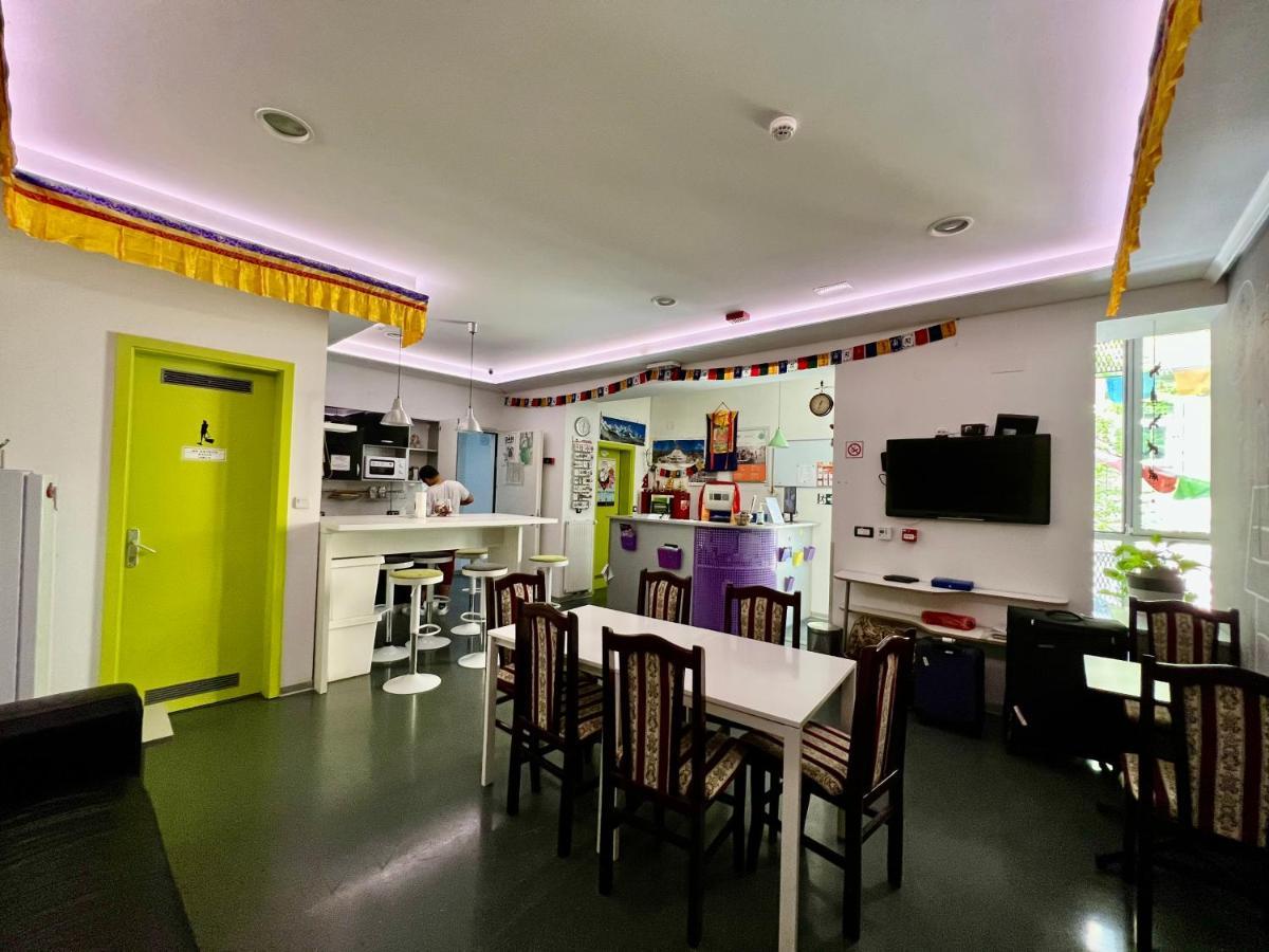 Himalayan Hostel Загреб Экстерьер фото