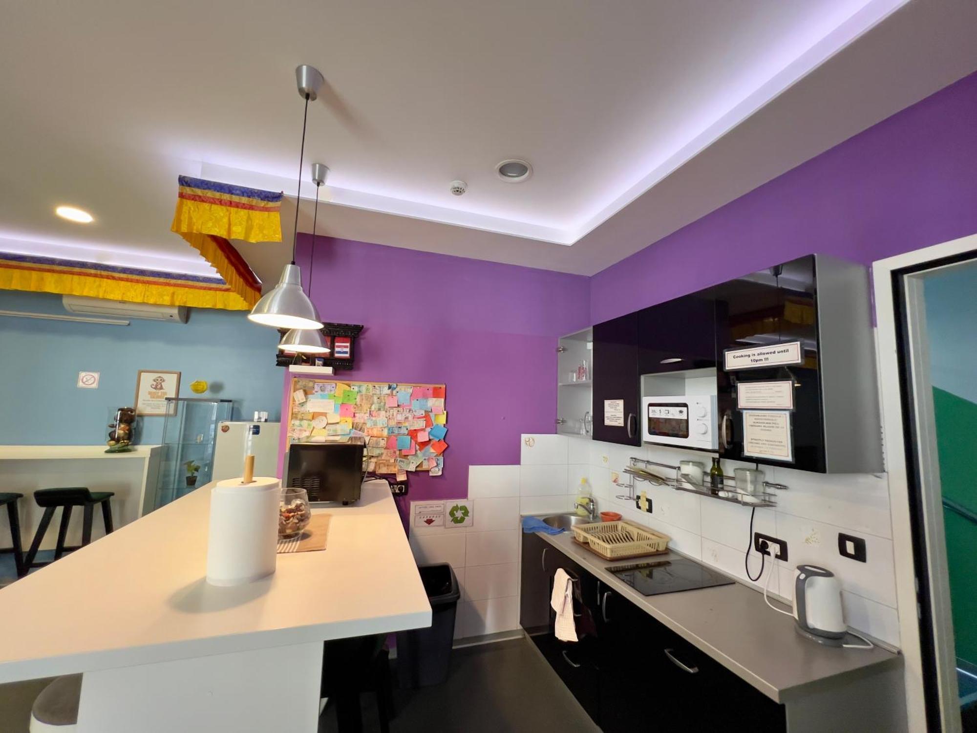 Himalayan Hostel Загреб Экстерьер фото