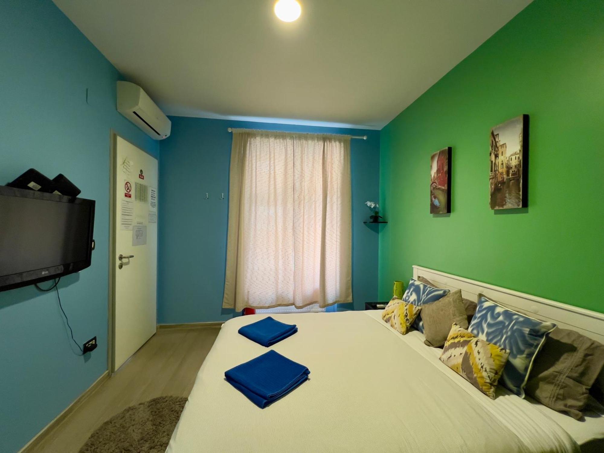 Himalayan Hostel Загреб Экстерьер фото