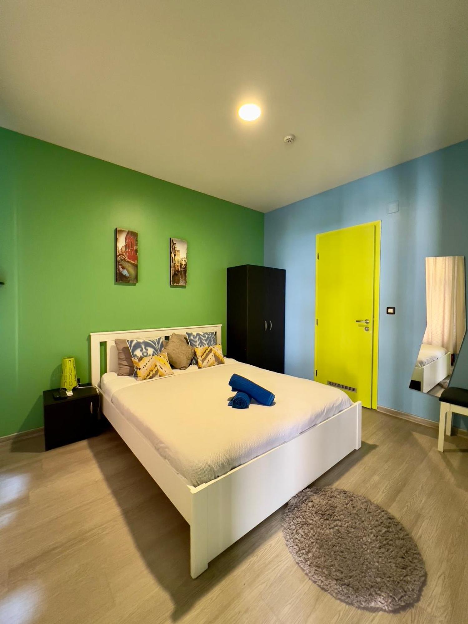 Himalayan Hostel Загреб Экстерьер фото