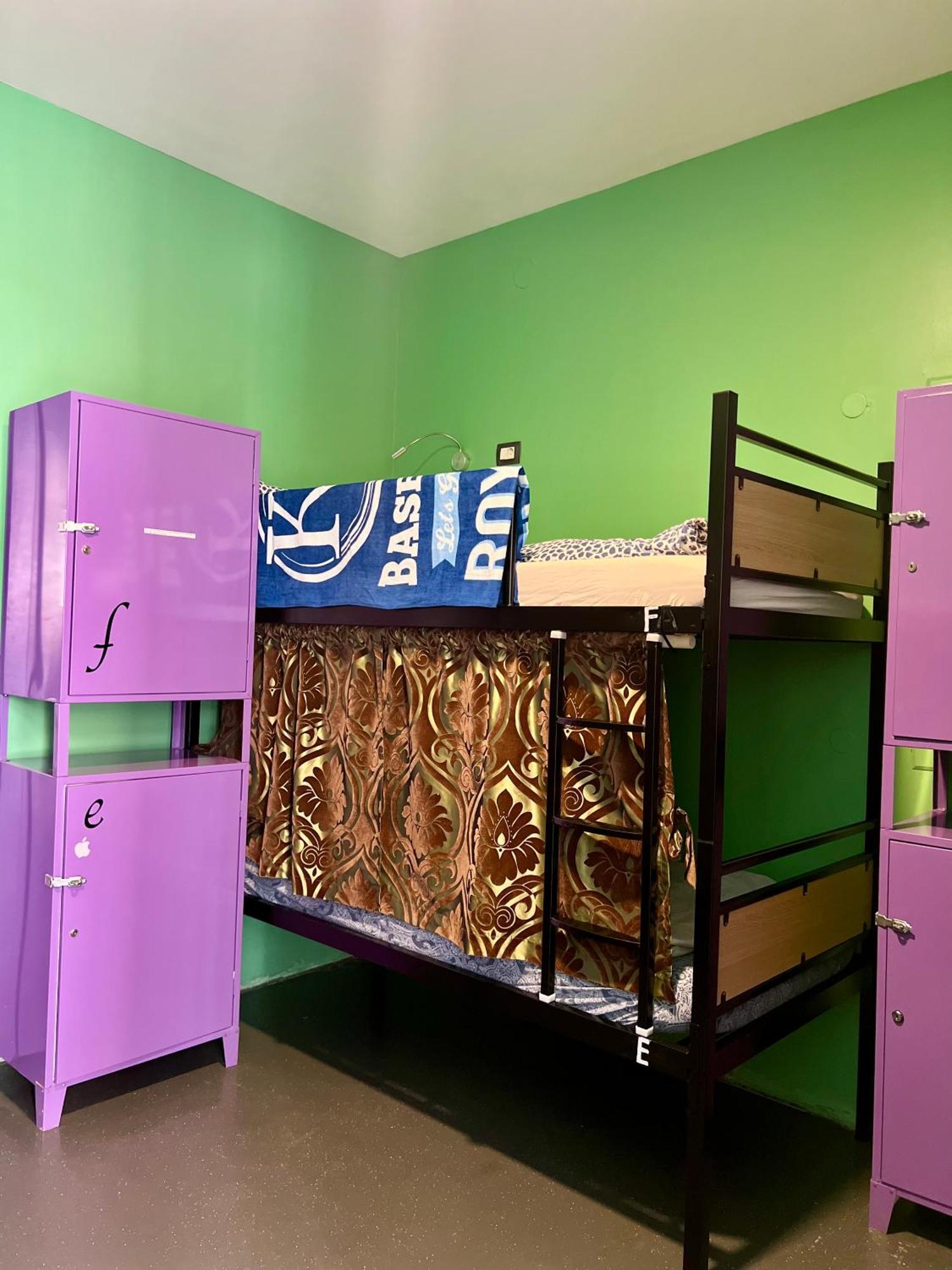 Himalayan Hostel Загреб Экстерьер фото