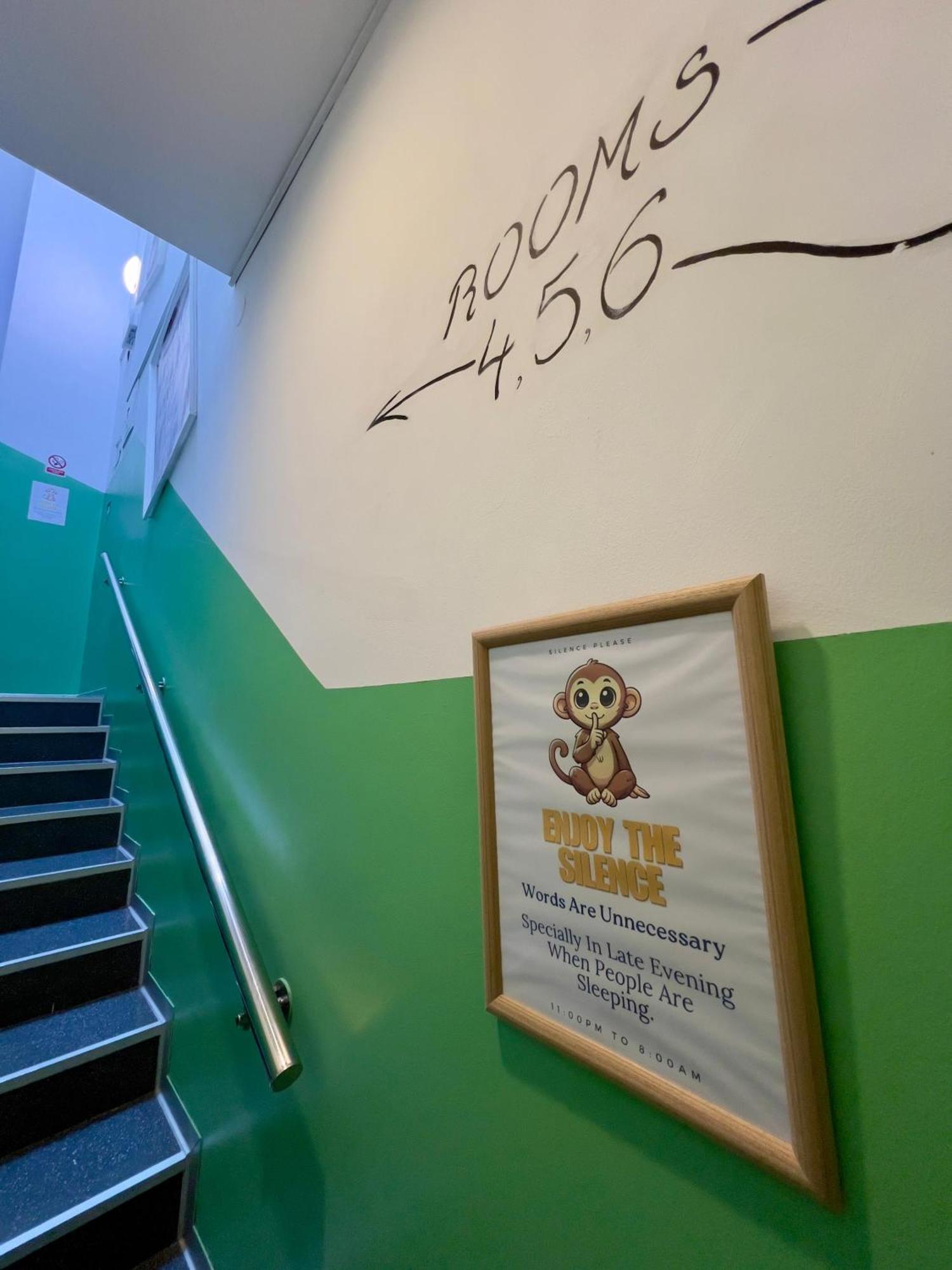 Himalayan Hostel Загреб Экстерьер фото