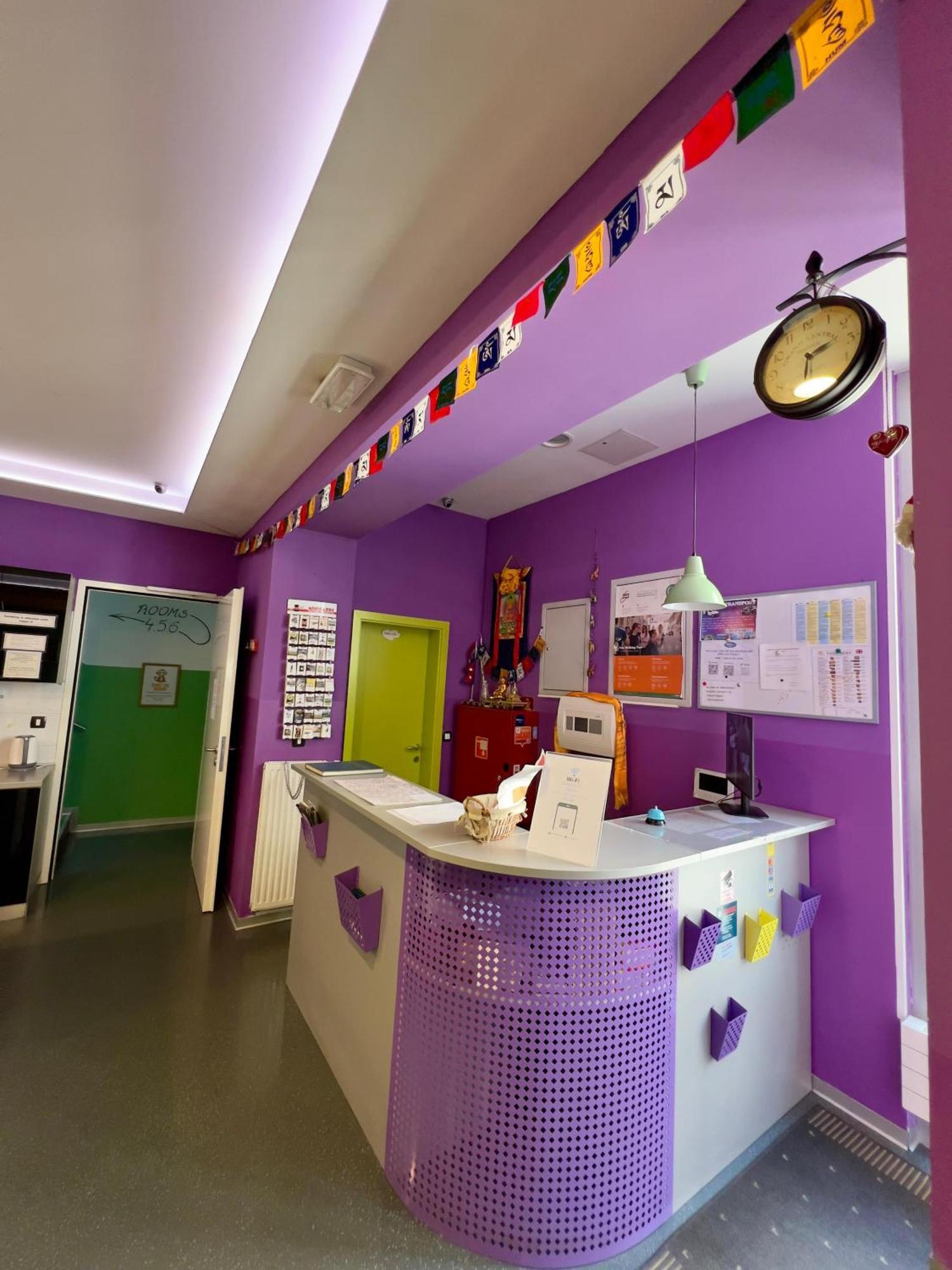 Himalayan Hostel Загреб Экстерьер фото